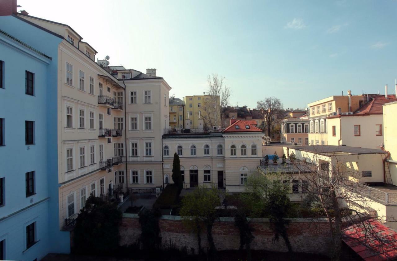 The House - Mezibranska Apartment Prag